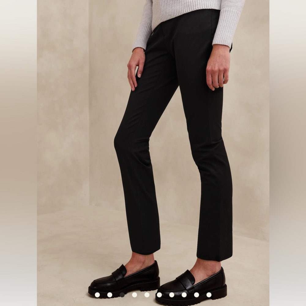 NWT Banana Republic black curvy Sloan. 18R.